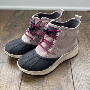 SOREL YOUTH OUT N ABOUT WATERPROOF SIZE 4